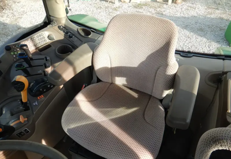 2015 John Deere 6125R photo 10