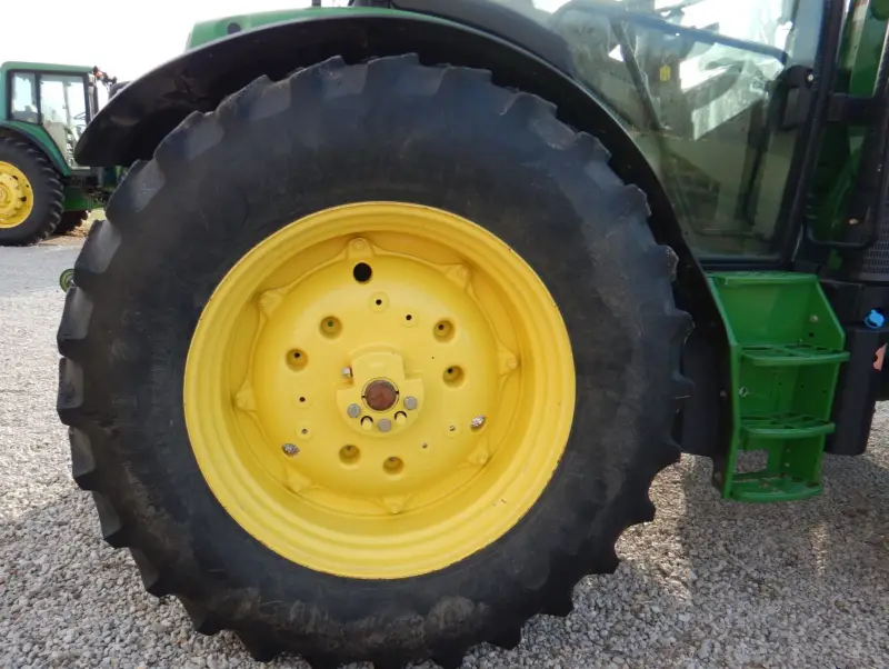 2015 John Deere 6125R photo 56