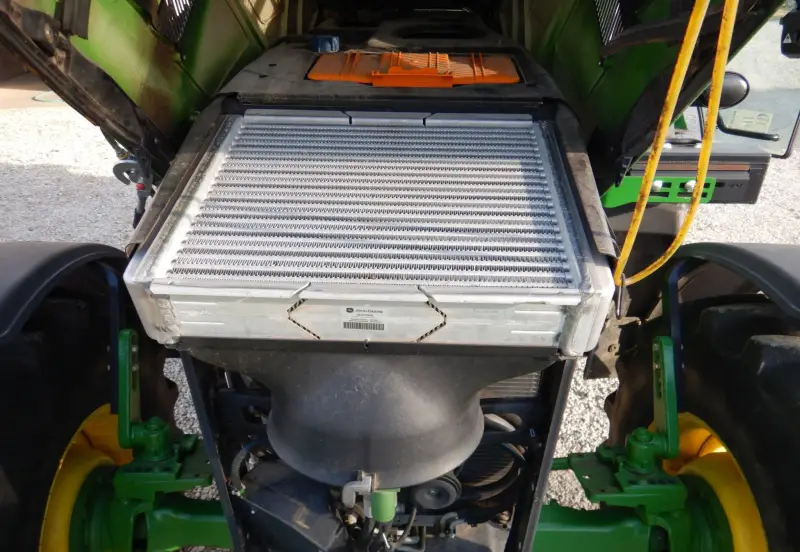 2015 John Deere 6125R photo 35