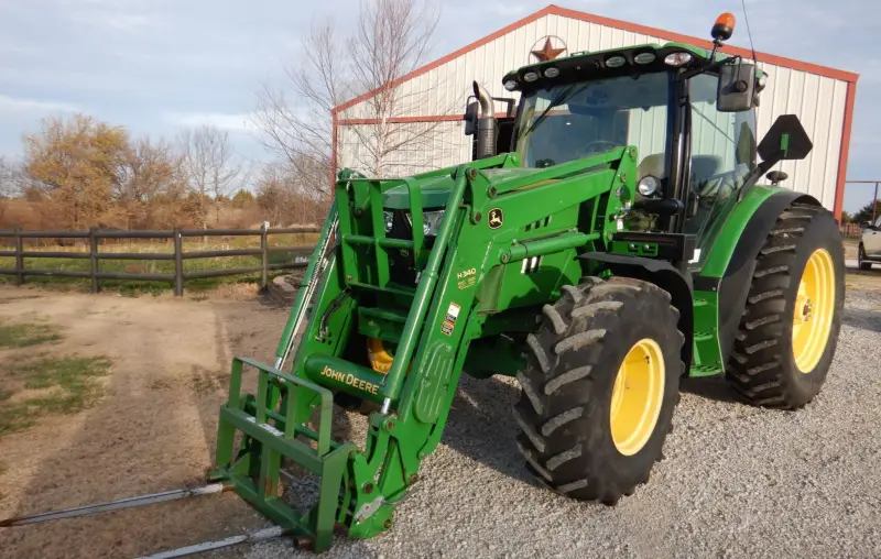 2015 John Deere 6125R photo 1