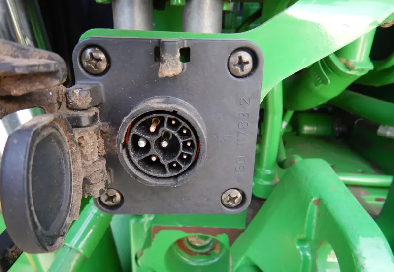 2015 John Deere 6125R photo 47