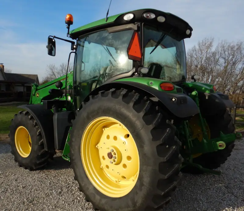 2015 John Deere 6125R photo 3