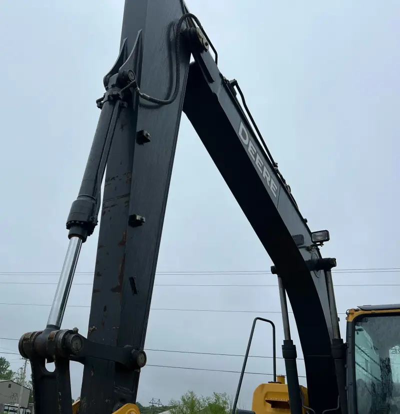 2014 John Deere 130G photo 25