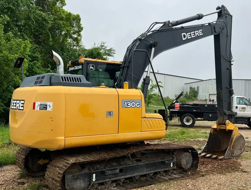 2014 John Deere 130G photo 5