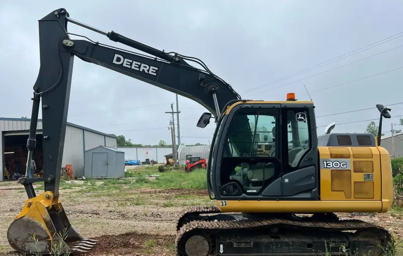 2014 John Deere 130G photo 8