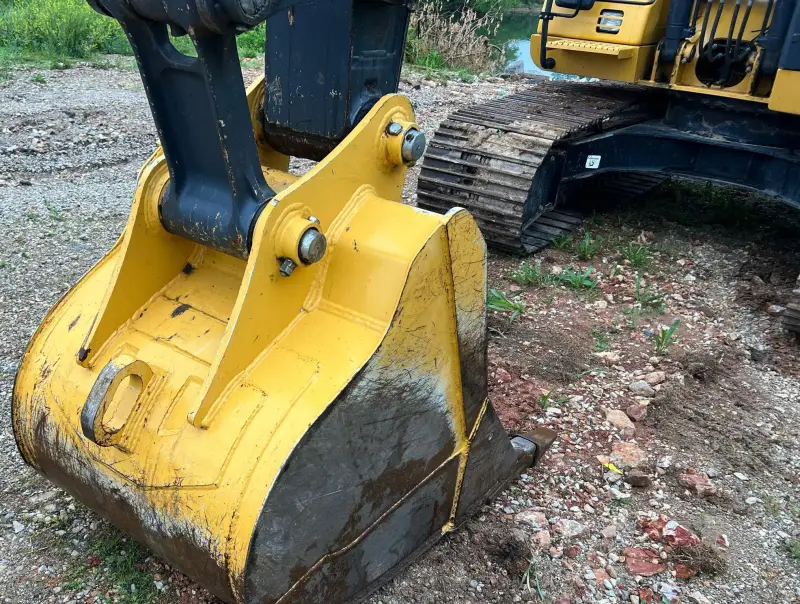 2014 John Deere 130G photo 16