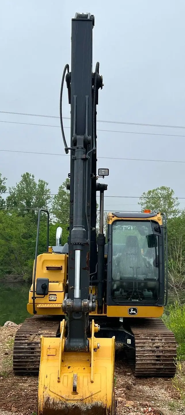 2014 John Deere 130G photo 2
