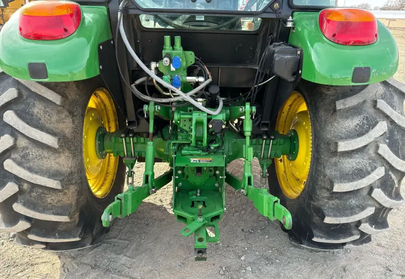 2014 John Deere 5100E photo 10