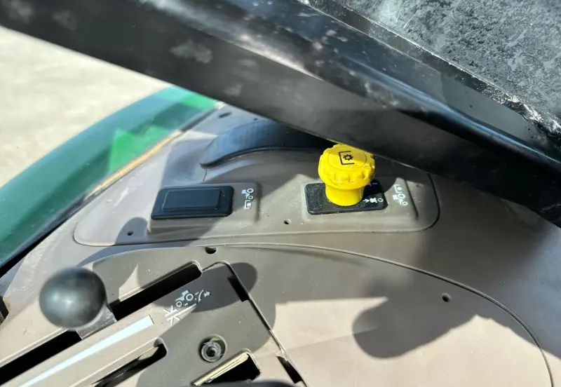 2014 John Deere 5100E photo 29