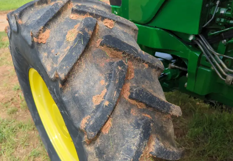 2016 John Deere 6135E photo 50