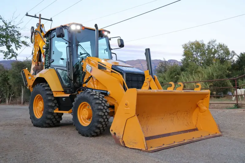 2021 Caterpillar 420 4x4 Backhoe Loader photo 3
