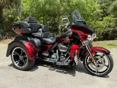 2022 Harley-Davidson CVO Tri Glide FLHTCUTGSE