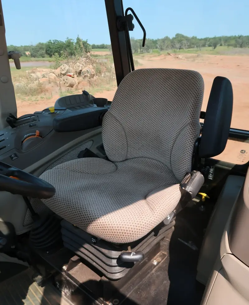 2018 John Deere 5100E photo 30